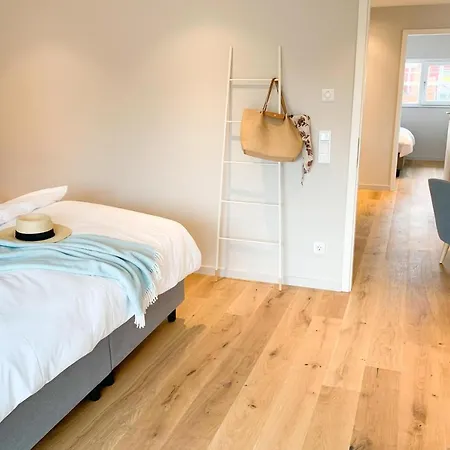 Bades Huk Haus 13 56 - Og *
